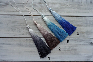 Frange à pompons rouge sur mesure avec perles, soyeuse et colorée, de haute qualité, à prix abordable - Product Image 2