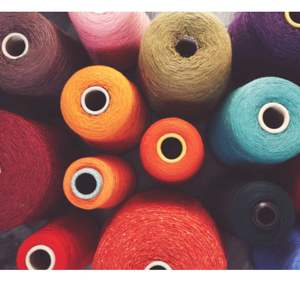 Fil de coton recyclé écologique 30s de fabrication indienne, mélange de fibres anti-UV, textiles durables pour le tricot et la broderie, fournitures en gros - Product Image 2