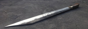 Couteau Viking Seax en acier à haute teneur en carbone forgé à la main, lame de 18 pouces, manche en bois de noyer ambidextre, finition polie, couteau sax médiéval - Product Image 3