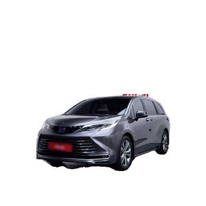 Toyota Sienna 2.5 Híbrida 2WD 2023, 14,359 km, Asientos de Cuero, Cámara Trasera, Volante a la Izquierda - Product Image 1