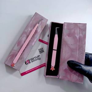 แหนบดัดขนตา GETUP BROSONS IMPEX รุ่น Precision Perfect Grip สีชมพูเคลือบผง โค้งงอ 90 องศา/โค้งยาว ลายดอกลิลลี่ สแตนเลส - Product Image 5