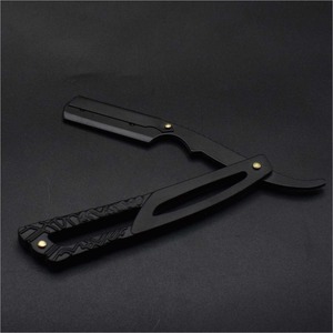 มีดโกนหนวดตรงทำมือจากสแตนเลสสำหรับร้านตัดผมมืออาชีพ พร้อมด้ามจับทำจากเขาแกะ - Product Image 2