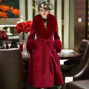 Manteau long en plaid pour femme grande taille Nesta Sports Hiver 2023 avec col et poignets en fausse fourrure de laine et ceinture - Product Image 1