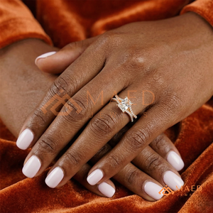 แหวนเพชรทรงรัศมีหรูหรา ดีไซน์วงแหวนแยกส่วน ทำจากทองคำ 18K  แหวนเพชรเม็ดเดี่ยวทรงรัศมีประดับเพชรบนวงแหวนทองคำ - Product Image 4