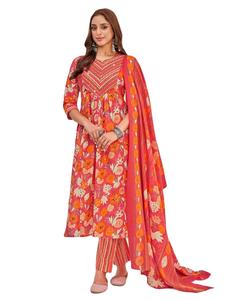 Découvrez la quintessence de la sophistication avec notre collection exclusive Silk Kurti pour les femmes au style contemporain. - Product Image 1