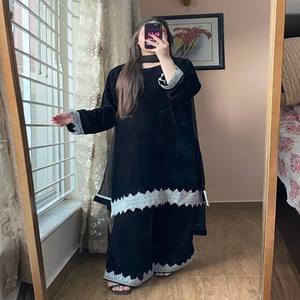 VASTRA COTTAGE Atasan Beludru Desainer dengan Bordir Payet dan Dupatta Georgette, Pakaian Pesta Etnik Bahan Beludru - Product Image 5