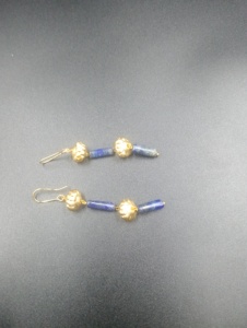 Boucles d'oreilles créoles minimalistes plaquées or avec perles, couleur bleu fantaisie taille brillant, pour femme, à porter au quotidien, cadeau de fête, bijou charmant - Product Image 5