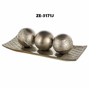 Zahid Exports - Bandeja Multifuncional de Metal de Estilo Rústico, Decoración Moderna para la Mesa, Decoración Artesanal para Navidad - Product Image 1
