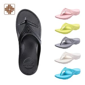 Wholesale Ultra-cushioned Non-slip Black <b>slippers</b> Men Flip Flops Summer - Product Image 1
