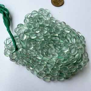 Perles ovales en fluorite verte naturelle, pierres brutes de haute qualité pour la fabrication de bijoux - Product Image 1