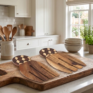 Utensilios de arte fino de madera de suar de grado alimenticio, con forma de mano, con incrustaciones de concha de coco blanca y oscura, motivo de ajedrez, color marrón claro, para servir ensaladas. - Product Image 3