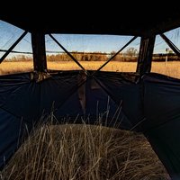 Abri de chasse en gros directement de l'usine pour cerfs et canards, tente de camouflage au sol portable et pop-up avec installation facile et fenêtres silencieuses OEM