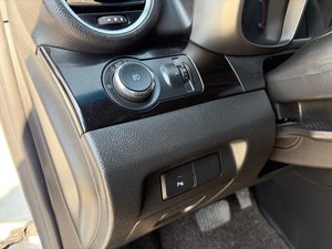 2017 Orlando MPV de 7 Plazas, Diésel, Automático, Usado, Volante a la Izquierda - Llave Inteligente, Asientos Calefactables, Control de Crucero, Furgoneta Familiar Confiable - Product Image 2