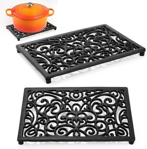 Sous-plats ronds en métal noir résistants à la chaleur, design floral rétro, set de dessous-de-plat vintage en fonte, sous-plat de haute qualité - Product Image 2