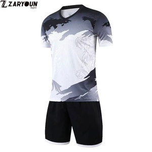Maillot de football personnalisé avec logo imprimé, ensemble de maillots de sport respirants à séchage rapide, col en V, service OEM - Product Image 2