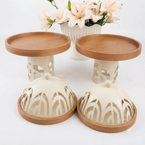 Campana de Metal Premium Hecha a Mano con Base de Madera y Patrón Recortado, Plato para Servir en la Mesa, Decoración Elegante para el Hogar - Product Image 5