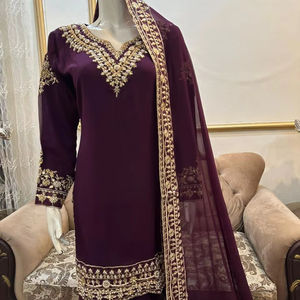 Nueva Camisa de Chifón Puro con Hermoso Trabajo Artesanal, con Hermosa Falda Gharara de Chifón y Dupatta con Bordes Bordados de Chifón - Product Image 5