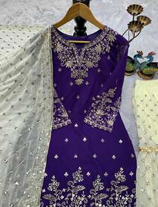 Conjunto de Kurti indio bordado con pantalón Palazzo y dupatta. - Product Image 3