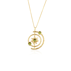 Collar de latón chapado en oro hecho a mano con peridoto y cuarzo, colgante de sol celestial con diseño de órbita del sistema solar, joyería para mujer para cóctel - Product Image 1