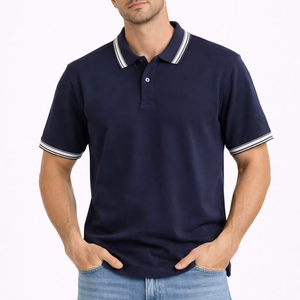 เสื้อยืดโปโลคลาสสิกสีน้ำเงินกรมท่าสำหรับผู้ชายพร้อมแถบแถบสีตัดกันที่คอและปลายแขนเสื้อ – เสื้อผ้าลำลองแขนสั้นผ้าฝ้ายสไตล์กอล์ฟ - Product Image 1