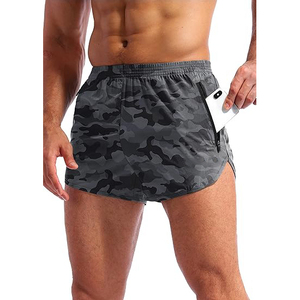Short de sport pour hommes avec empiècements respirants et côtés ouverts pour une sensation douce et une grande liberté de mouvement des jambes, idéal pour la course et l'entraînement physique. - Product Image 1