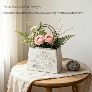 Jardinière vintage en métal en forme de sac à main, pot de fleurs rectangulaire suspendu en fer vieilli avec poignée, jardinières à oiseaux embossées style ferme - Product Image 6