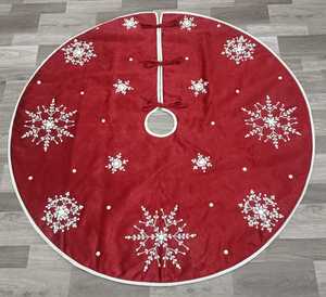 <b>Red</b> Embroidered Christmas Tree Skirt with Gold Vine Pattern and <b>Sequin</b> Trim Durable Holiday Decor Base Cover - Product Image 4