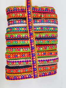 Cinta de encaje de poliéster 100% con lentejuelas pequeñas de 1 cm, estilo empresarial, para costura, 13 m, para disfraces, venta al por mayor - Product Image 4