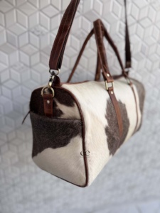 Sac de voyage en cuir de vachette véritable fait main de haute qualité, grande capacité, sac de voyage design en cuir de vachette, sac unisexe - Product Image 2