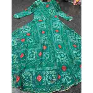 VESTIDO DE TRABAJO DE ENCAJE CON IMPRESIÓN DIGITAL DE DISEÑADOR GEORGETTE CON DUPATTA GREEN Dhoti - Product Image 3