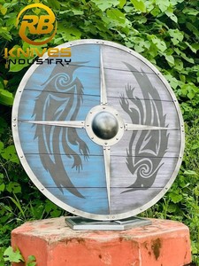 Escudo Redondo Vikingo de Madera Hecho a Mano con Base Metálica para Cosplay de Guerrero Nórdico Medieval, LARP y Batalla - Product Image 3