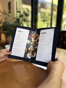 Servicio de Impresión de Menús Elegantes de Diseño Único, Plegables, para Restaurantes, Bares y Necesidades de Marketing en Hostelería, Disponible para la Venta - Product Image 5
