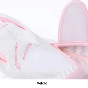 Gant de golf en tissu élastique respirant pour enfants, en coton rose doux, fabriqué sur mesure, lavable, pour activités de plein air - Product Image 2