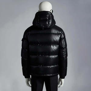 Veste matelassée à capuche noire pour homme, fermeture éclair, rembourrage en duvet, coupe-vent, manteau d'hiver, style décontracté - Product Image 3