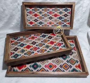 Juego más vendido de 3 bandejas de servicio de madera de mango natural con impresión personalizable - Product Image 3