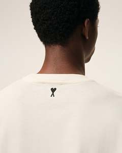 T-shirt en coton tricoté surdimensionné personnalisable avec logo rouge imprimé sur le devant, col rond, manches courtes, séchage rapide, décontracté pour homme - Product Image 3