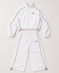 Coupe-vent utilitaire unisexe personnalisé en nylon imperméable avec empiècements en maille et passepoil contrastant, survêtement léger style streetwear, logo personnalisé - Product Image 5