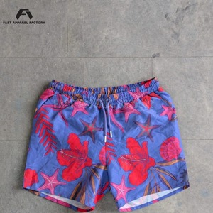 Pantalones cortos unisex de poliéster 100% ligeros, con estampado deportivo, para la temporada de verano, para uso en exteriores y gimnasio, con MOQ bajo. - Product Image 2