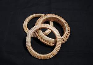 Bracelet de manchette en rotin du Vietnam écologique et élégant Design bohème léger pour les femmes Mode d'été et cadeaux réfléchis - Product Image 5