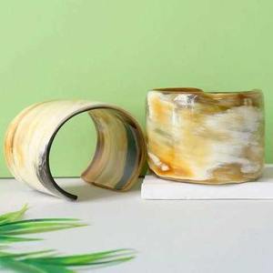 Brazalete de cuerno natural, artesanía ecológica, artículo de regalo de la India, producto decorativo sostenible, brazalete de cuerno. - Product Image 2