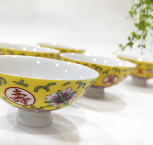 Colección de Tazas de Té de Cerámica con Diseño de Personajes de Larga Duración - Product Image 3