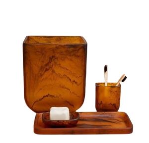 Conjunto de baño de resina - Product Image 1