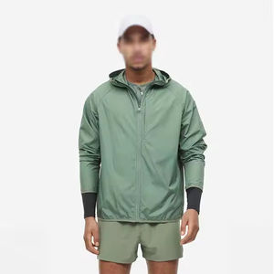 Ensemble survêtement léger et respirant pour jeunes : short coupe-vent et veste à capuche zippée en nylon - Product Image 1