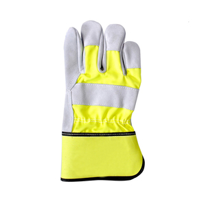 Durable Canadian <b>Gloves</b> For Harsh Winter Environments Offering Maximum Warmth Comfort And <b>Long</b> Term Performance Reliability - Product Image 2