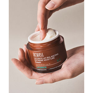 Crème hydratante extrême Acwell avec eau de réglisse équilibrante du pH dans un emballage pratique en bouteille - Product Image 1