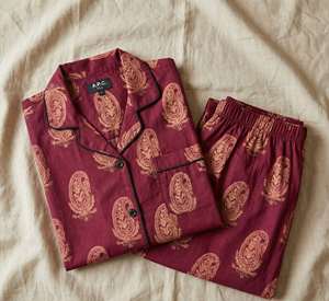 Conjunto de Pijama para Mujer, Tejido Térmico Suave, Color Rojo, Estampado a Mano, 100% Algodón, para Verano - Product Image 5