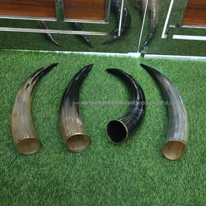 Viking authentique corne à boire faite à la main support en bois massif gravé à la main Style animal poli artisanat naturel utilisant l'artisanat - Product Image 1