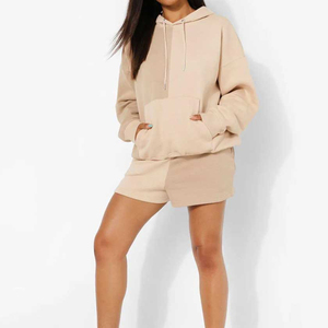 Nouvel arrivage : Ensemble sweat à capuche et short pour femme, 100 % coton, léger, impression de logo personnalisée rapide, couleur unie, fabrication OEM - Product Image 3