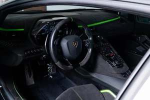 Lamborghini Aventador Ultimae 780LP 6.5L V12 usado del 2022 - Product Image 3