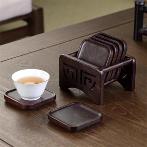 Ensemble de sous-verres carrés en bois décoratifs et durables avec options personnalisables pour cuisines modernes et salles à manger élégantes - Product Image 2